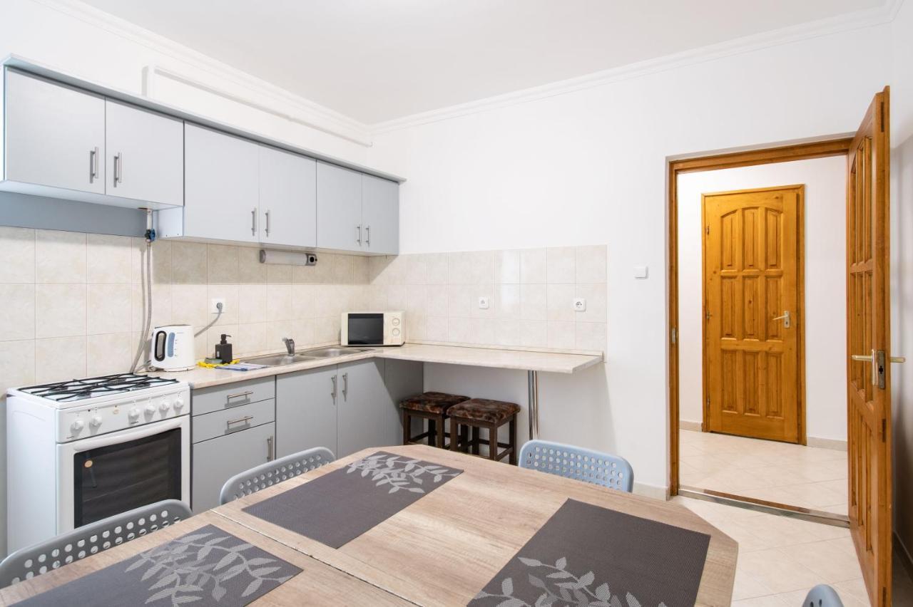 Lux Apartmanok ハイデゥソボスロー エクステリア 写真
