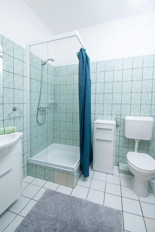 Lux Apartmanok ハイデゥソボスロー エクステリア 写真